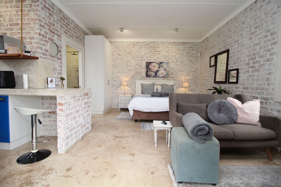 5 Bedroom Property for Sale in Middedorp Western Cape